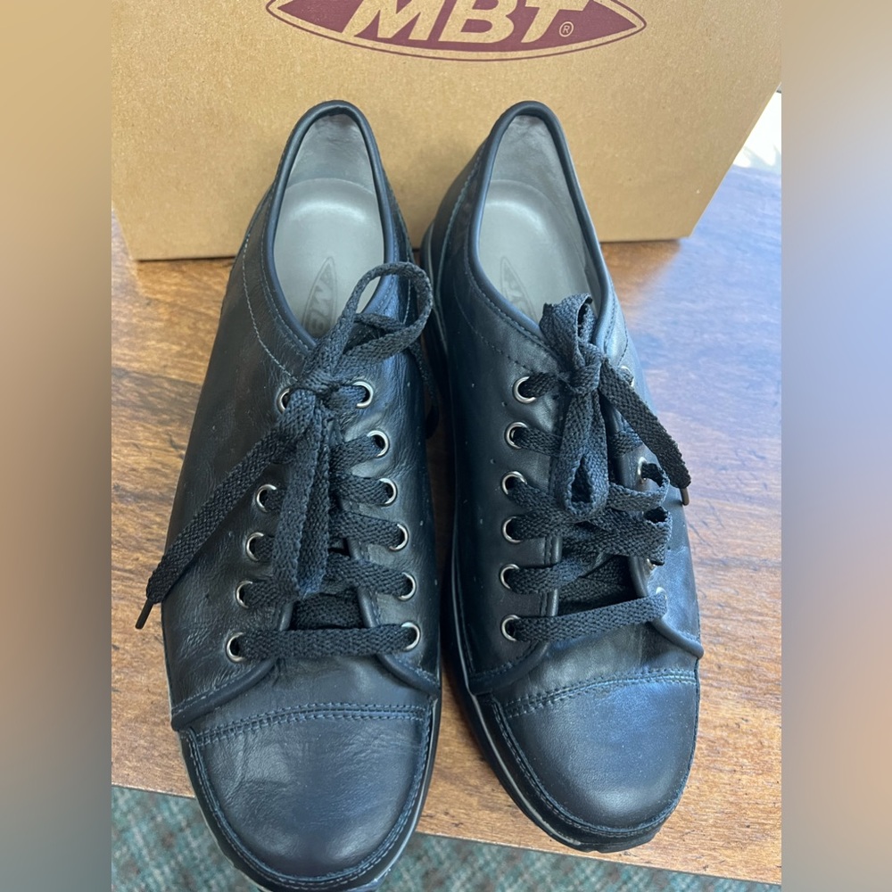 Like NEW MBT Women's Nafasi Black Leather Toning Walking Shoes US sz. 9-9.5 - Picture 6 of 12